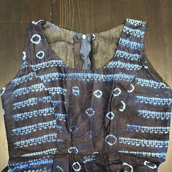 African dress - Picture 2 of 3